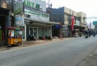 Sebanyak 16 bangunan liar disepanjang jalan GA Manulang, Sudimampir, Kecamatan Padalarang, Kabupaten Bandung Barat (KBB) terancam dibongkar paksa (foto: Abdul Kholilulloh)