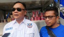 Ketua Umum Bobotoh Maung Bandung Bersatu (BOMBER), Dian Purnama didampingi Ketua BOMBER KBB, Duseng (foto: Abdul Kholilulloh)