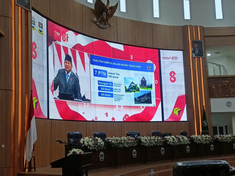 Pidato Kenegaraan 2026 oleh Presiden Prabowo Subianto pada Sidang Tahunan MPR RI serta  Sidang Bersama DPR RI-DPD RI, dan disaksikan oleh unsur pemerintahan Forkompinda, DPRD KBB, TNI Polri, tokoh agama dan masyarakat secara virtual di gedung DPRD KBB (foto: Abdul Kholilulloh)