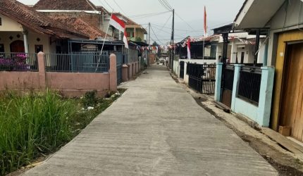 Kades Akui Tak Ada Anggaran, Warga Bandung Barat Swadaya Perbaiki Jalan, Terkumpul Rp40 Juta