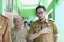 Bupati Bandung Barat Jeje Ritchie Ismail semprot kepala sekolah SMPN 2 Ngamprah saat kunjungan soal infrastruktur buruk (foto: istimewa)