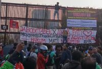 Sejumlah kelompok masyarakat mulai mempersiapkan aksi demonstrasi yang dijadwalkan berlangsung di kawasan Gedung DPR/MPR RI, Jakarta, pada Kamis (27/8/2026). foto: istimewa 