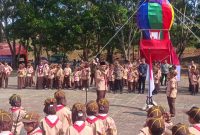 Wakil Bupati Bandung Barat Asep Ismail saat pembukaan Pesta Siaga didampingi Ketua Kwartir Cabang Gerakan Pramuka Bandung Barat, Ludi Awaludin (foto: Abdul Kholilulloh)