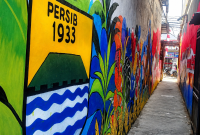 Mural Persib Bandung di buru warga untuk sekedar swafoto di Kampung Rancabali, Gang Karangsari, RW 04, Desa Padalarang KBB (foto; Abdul Kholilulloh)