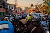 Kemacetan panjang terjadi di jalur Batujajar-Cimareme, Kabupaten Bandung Barat (KBB), Senin (24/8/2026), foto: baraya IBBC