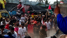 Keributan terjadi saat karnaval peringatan Hari Ulang Tahun (HUT) ke-81 Kemerdekaan Republik Indonesia di Desa Tagog Apu, Kecamatan Padalarang, Kabupaten Bandung Barat (KBB), Senin (17/8/2026).