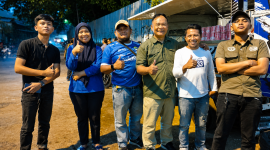 Ketua Umum BOMBER, Dian Purnama (Apin Marmot) bersama Ketua BOMBER KBB, Duseng dan jajaran pengurus BOMBER Bandung Barat (foto: dok. BOMBER KBB/Abdul Kholilulloh)