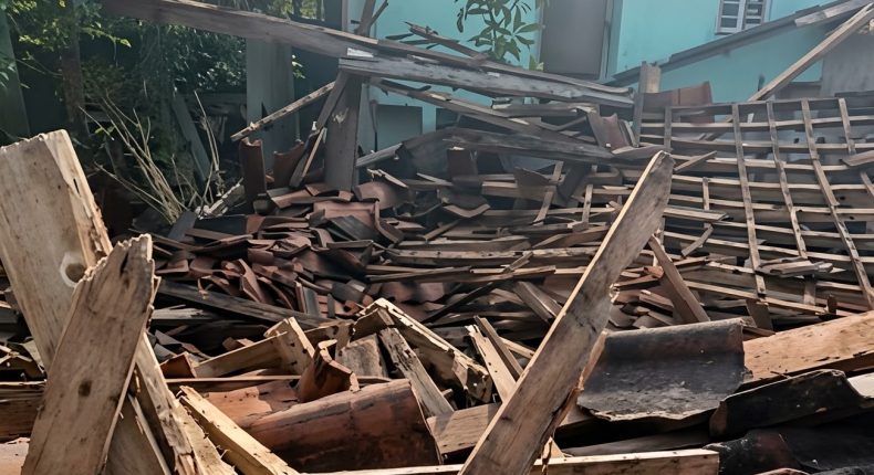 Sekolah Ambruk, Siswa MI Terpaksa Belajar Daring, Kemenag KBB: Relokasi Diupayakan