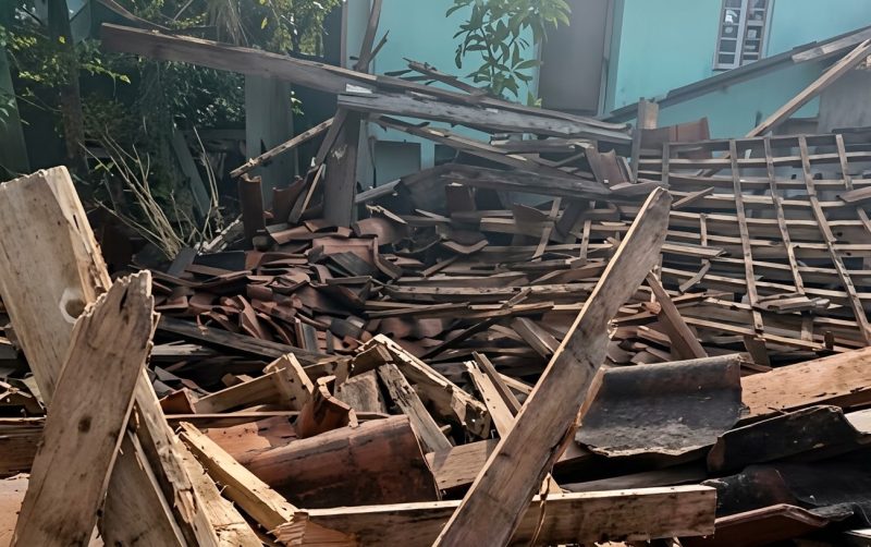 Sekolah Ambruk, Siswa MI Terpaksa Belajar Daring, Kemenag KBB: Relokasi Diupayakan