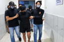Jajaran Satnarkoba polres Cimahi di pimpin 
Kasat Resnarkoba Polres Cimahi Iptu Reyhan Kusuma meringkus dua pelaku bandar narkoba jenis tembakau sintetis di Batujajar Bandung Barat (foto: Satnarkoba Polres Cimahi)