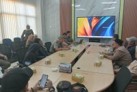 Satpol PP Kabupaten Bandung Barat memanggil sejumlah warga Kampung Sukamaju RW 06, Desa Padalarang, Kecamatan Padalarang yang diduga melanggar peraturan daerah, Senin 21 September 2026 (foto: istimewa)