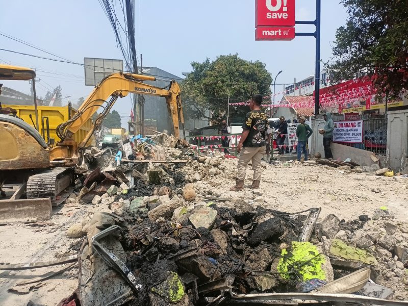 Kondisi panca pembokaran banglo di Jalan GA Manulang, kawasan Kampung Sudimampir, Kecamatan Padalarang KBB (foto: Abdul Kholilulloh)
