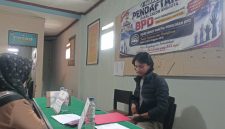 Panitia membuka pendaftaran bakal calon anggota BPD Desa Padalarang (foto: Abdul Kholilulloh)