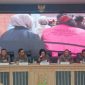 Kepala Kejari Cimahi, Neneng Rahmadini bersama jajaran saat konferensi pers (foto: Abdul Kholilulloh)