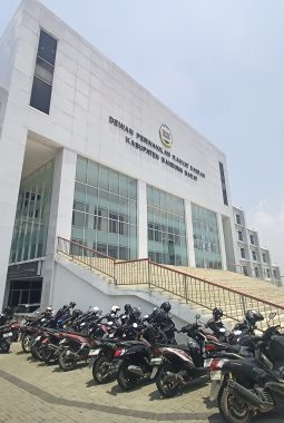Bak Istana Presiden, Jurnalis Masuk Gedung Mewah DPRD KBB Malah Diusir, Alasannya Bikin Geleng Kepala