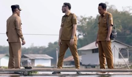 Bupati Jeje Tinjau Siswa Naik Rakit di Waduk Saguling, Siapkan Transportasi Antar Jemput