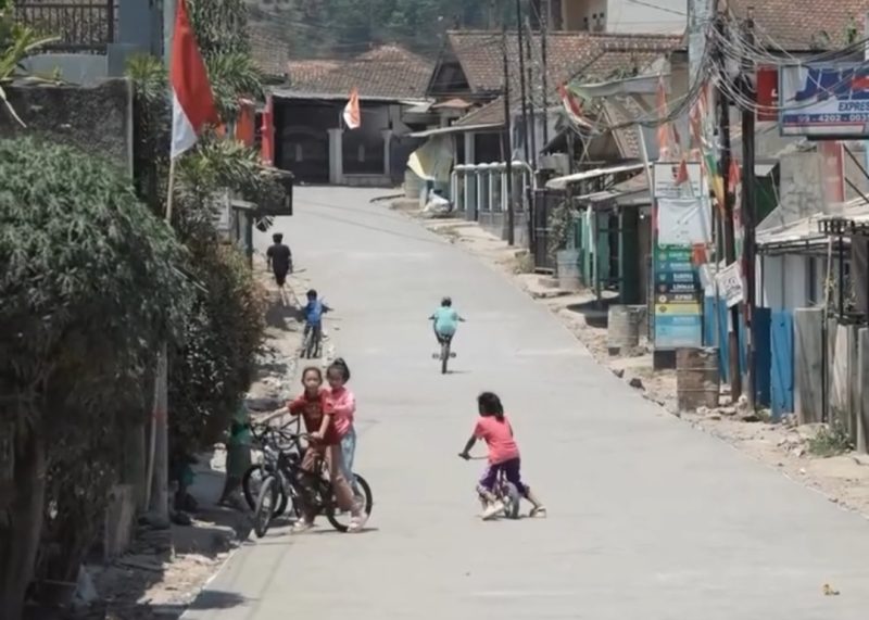 Pemkab Bandung Barat perbaikan dua ruas jalan di antaranya yakni Jalan Ciririp-Bangsaya dan Jalan Rancapanggung-Ugrem di Kecamatan Cililin, Kabupaten Bandung Barat (KBB). Foto: istimewa 