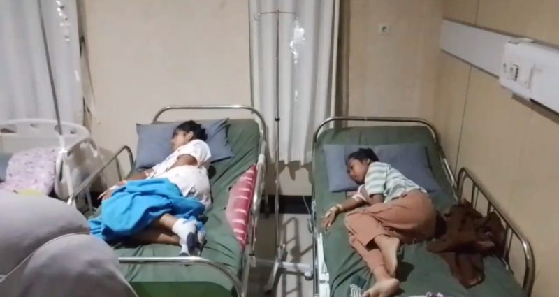 Belasan siswa SDN 2 Cipeundeuy, Kecamatan Padalarang, Kabupaten Bandung Barat (KBB), dilarikan ke  rumah sakit (foto: RS IMC Abdul Kholilulloh) 