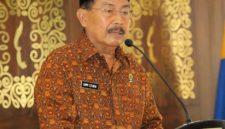 Mantan Gubernur Jawa Barat, Danny Setiawan, dikabarkan meninggal dunia pada Sabtu, 19 September 2026 (foto: istimewa)