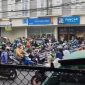 Puluhan pengemudi ojol mendatangi kantor BFI Finance di Jalan Citeureup, Kecamatan Cimahi Utara, Kota Cimahi, pada Jumat (18/9/2026). Foto: tangkapan layar @infobdgcimahi 