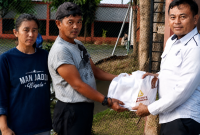 Dishub KBB copot seragam juru parkir yang viral serobot antrean SPBU Padalarang (foto: istimewa)
