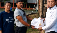 Dishub KBB copot seragam juru parkir yang viral serobot antrean SPBU Padalarang (foto: istimewa)