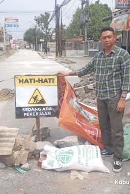 CV Deannova dan PUTR KBB Disorot, Proyek Jalan H Gofur-Cibatu Dinilai Asal-asalan 