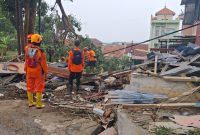 520 Rumah Rusak Diterjang Puting Beliung di KBB, Gedung KDMP Turut Terdampak 520 Rumah Rusak Diterjang Puting Beliung di KBB, Gedung KDMP Turut Terdampak