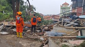 520 Rumah Rusak Diterjang Puting Beliung di KBB, Gedung KDMP Turut Terdampak