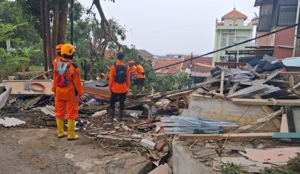 520 Rumah Rusak Diterjang Puting Beliung di KBB, Gedung KDMP Turut Terdampak