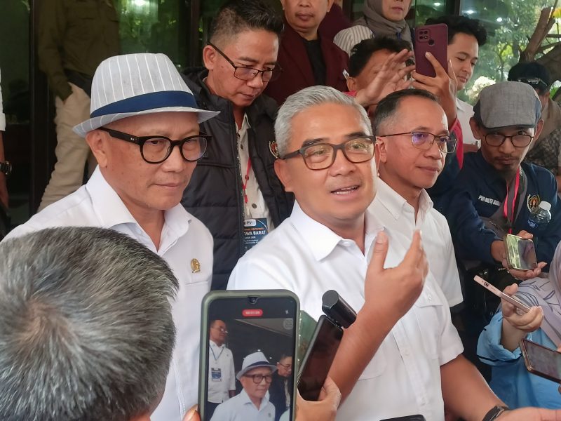 Wali Kota Farhan Siagakan Bandung Dua Hari, 11 Polisi Jadi Korban Kericuhan Demo