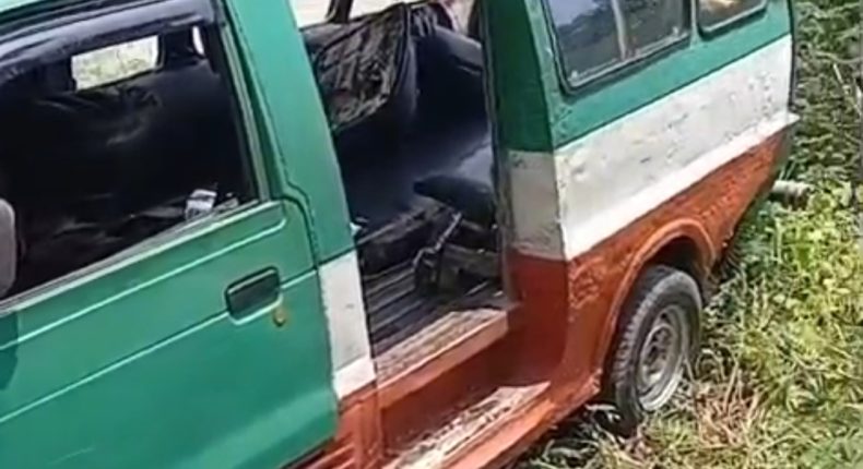 Angkot Terguling Usai Diarahkan Google Maps Via Jalur Ekstrem Sekecengek Batujajar KBB