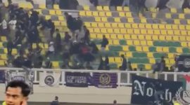 Kerusuhan Suporter Persita vs Persija Pecah di BIS, Laga Sempat Terhenti 30 Menit