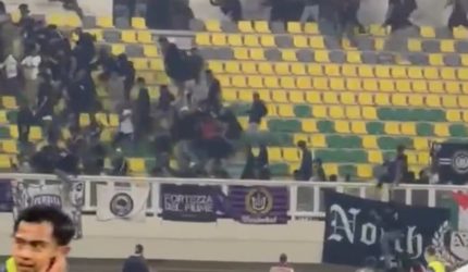 Kerusuhan Suporter Persita vs Persija Pecah di BIS, Laga Sempat Terhenti 30 Menit